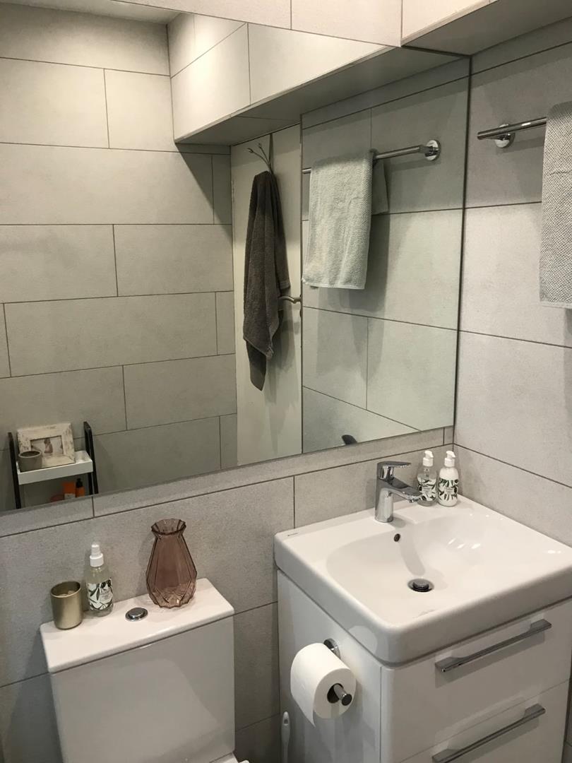 To Let 2 Bedroom Property for Rent in Sea Point Western Cape